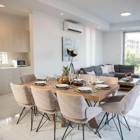 فيلة Travertine Cove