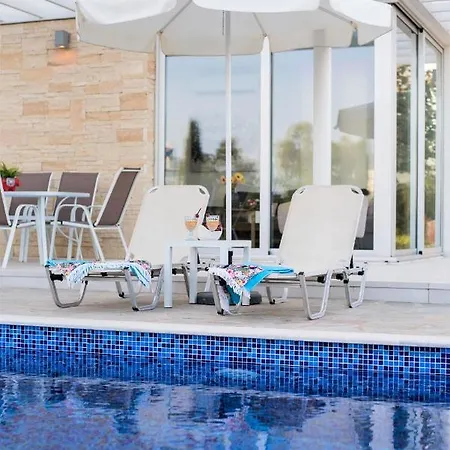 Travertine Cove